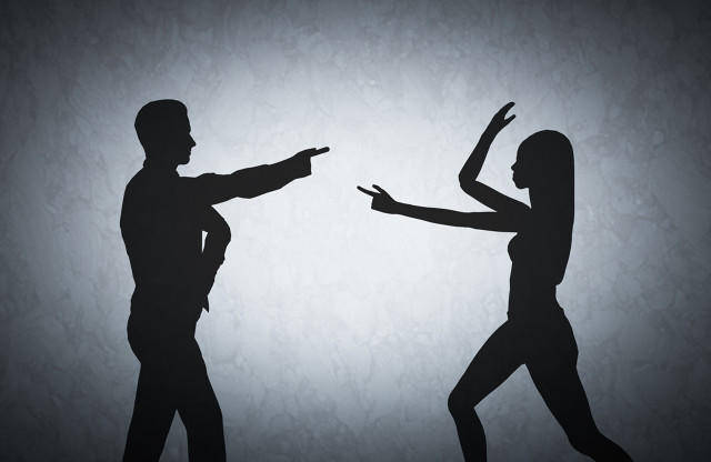 夫妻俩辅导孩子作业发生争执酿刑案：一人轻伤二级两人因故意伤害